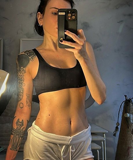 Raphaella Avena Avenaa hot star photos