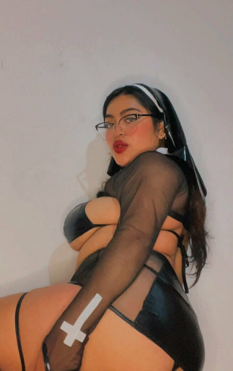 Isa Hernandez star beautiful photos