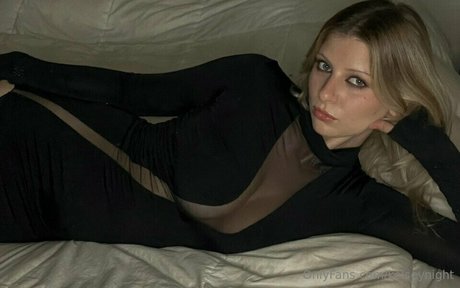 Kelsey Night hot model image