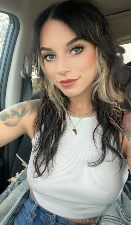 Ela Rose model pornographic image