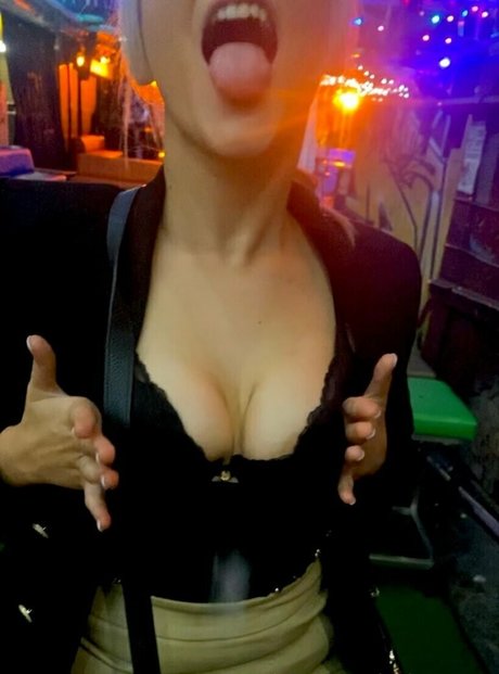 harleymaree model top photo