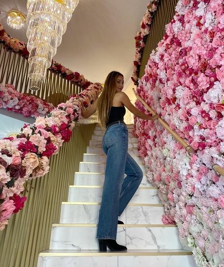 Raquel Mateo nude pornstar pics