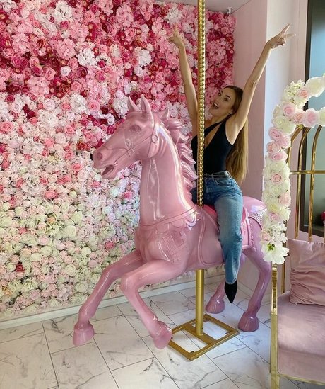 Raquel Mateo porn actress pics