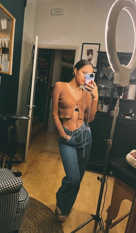 lapeytattoo model sexy pics