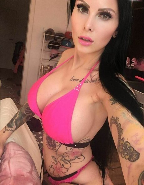 Xania Wet sexy star photos