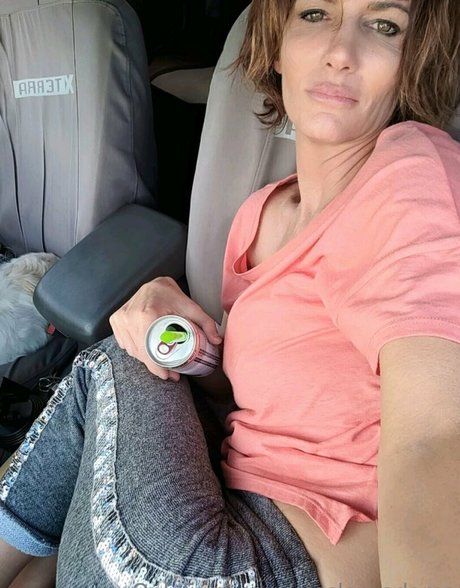 ainsley adams exclusive model picture