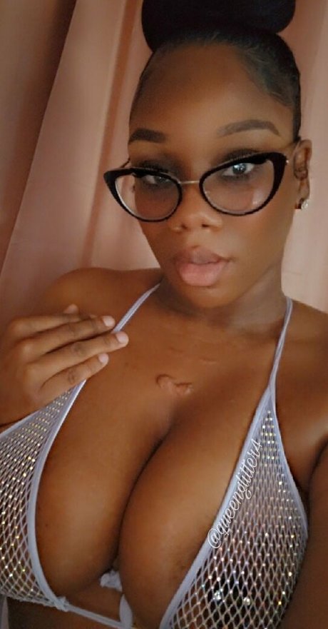 ReignofGlitter model top gallery