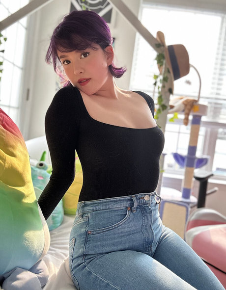 TheMishkaBear model naked picture