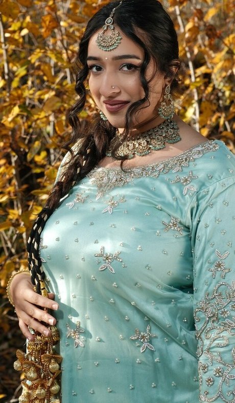 iamrakhi art actress photos