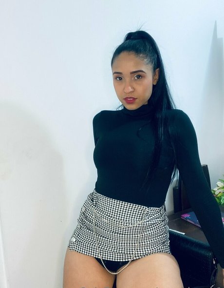 sarahlopez1 pretty pornstar image