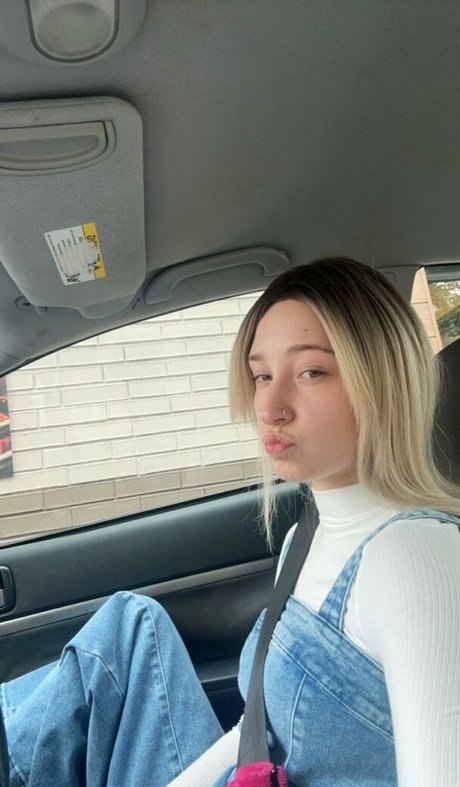 books withari exclusive actress photo