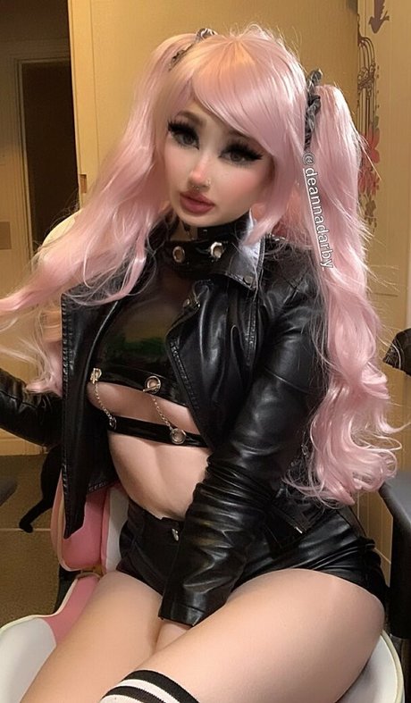 DeannaDarby hot star photos