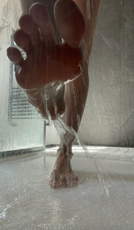 rosiecheeks33 beautiful actress img