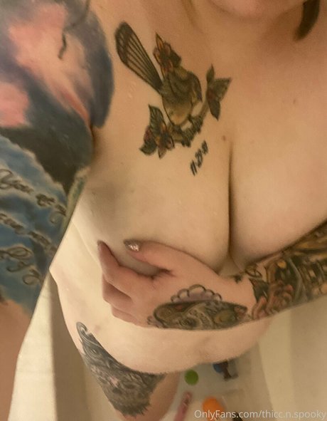 thicc n spooky model pretty img