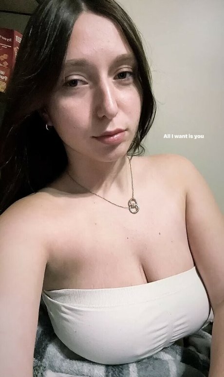 altomaremeleana naked model photos