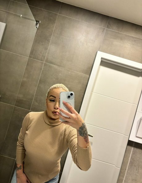 candyylovee99 beautiful pornstar picture