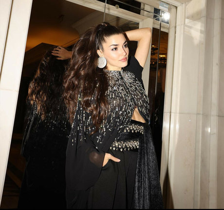 Hande Ercel sexy star archive