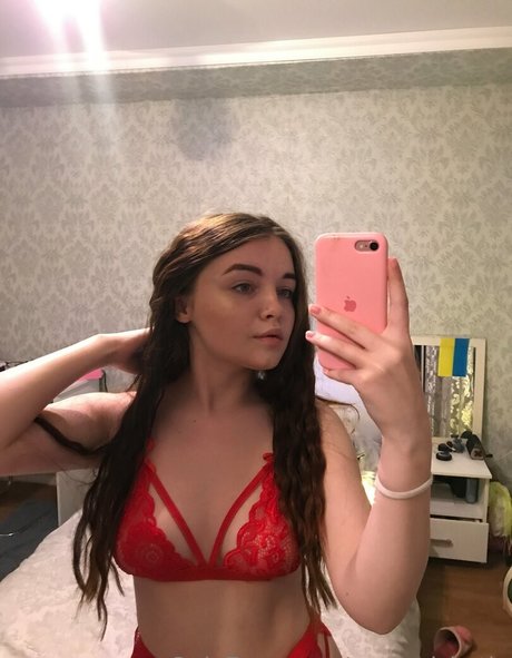 natural katie hd model photos