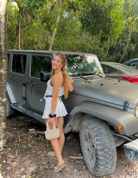 lauragetshigh free star pic