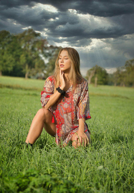 lauragetshigh hd pornstar photo