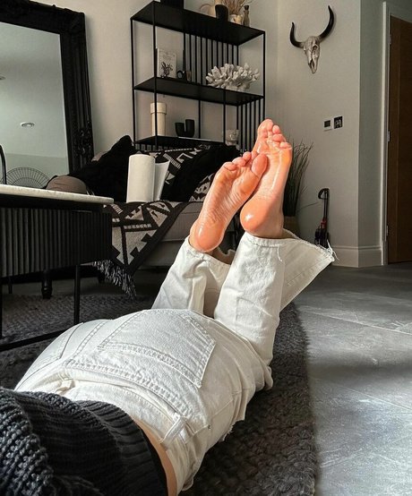 Graceful Feet beautiful model image