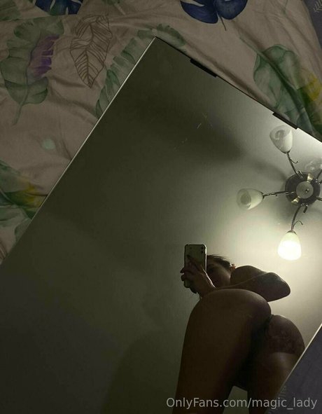 Magic Lady porn model photos