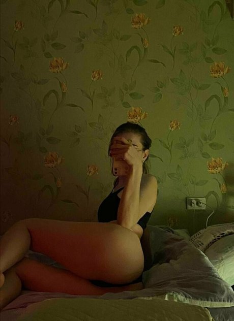 Magic Lady model erotic images