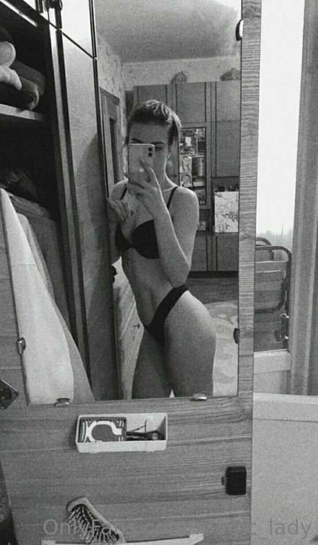 Magic Lady pornstar naked photo