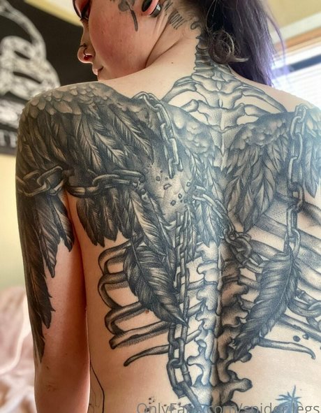 spider legs pretty pornstar image