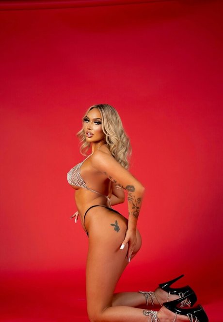 Heaven Brat model sex image