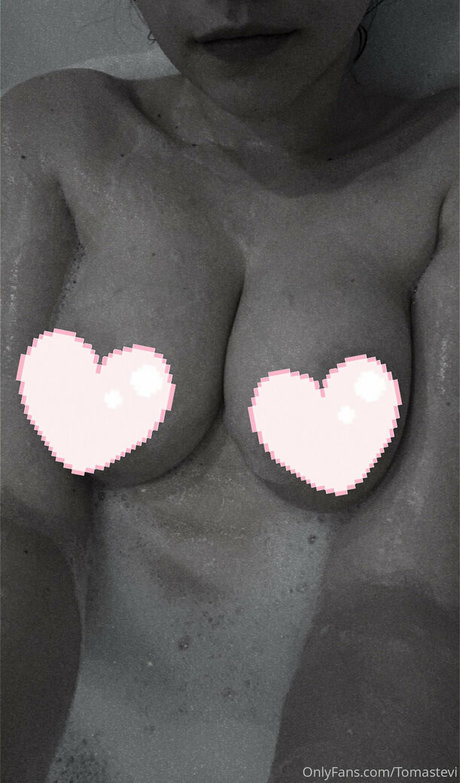 tomastevi model erotic pics