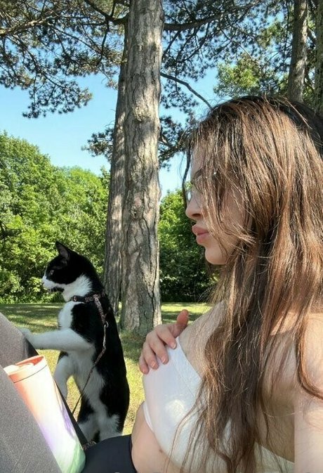 sudefit1 naked actress img