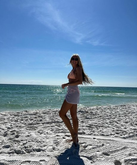 Julia Cole adult model photos