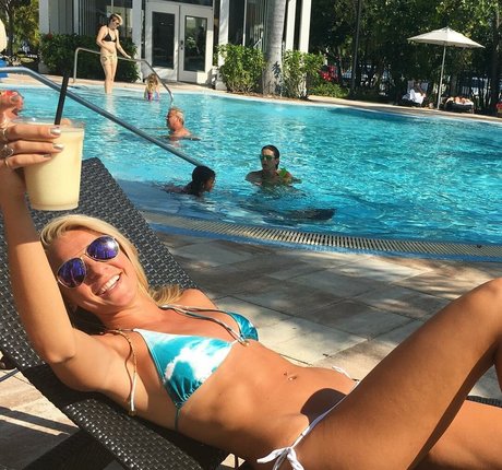 Julia Cole pornstar top image