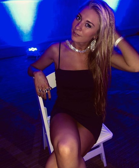 Julia Cole perfect model gallery