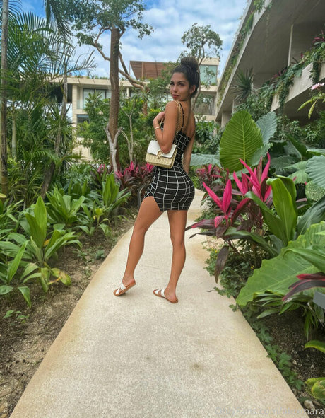 Alex Mara beautiful model picture