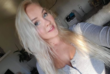 Emilia Linden high quality actress pic