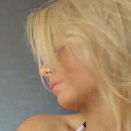 Synnetsol naked model image