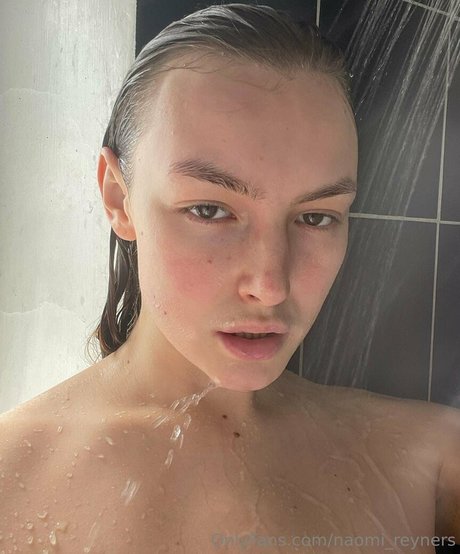 Naomi Reyners high quality model photo