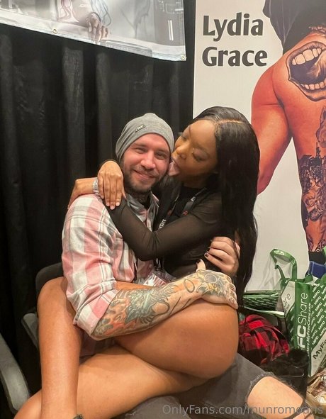 munromoans erotic star pictures