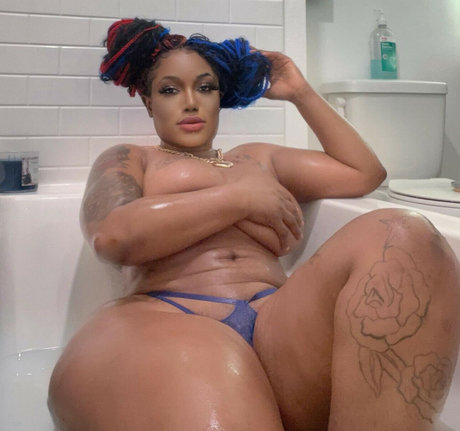 Didi Love hd pornstar image