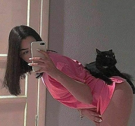 Nisa Kavak pornstar exclusive picture