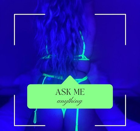 kellycarmichael naked actress image