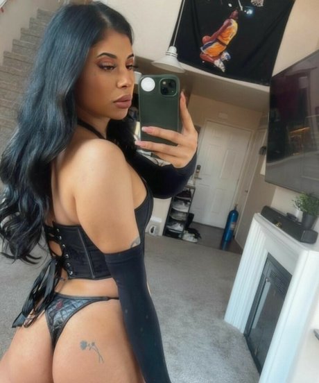 Mixinghenny pornstar exclusive pics