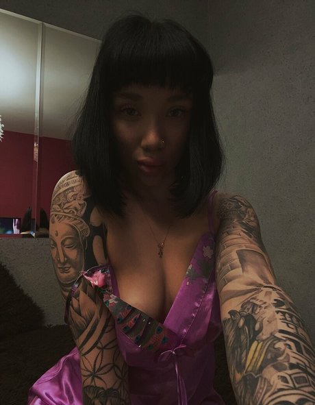 polina molly star naked images