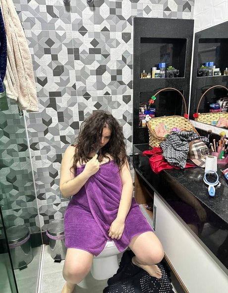 Mayla Souza sex model gallery