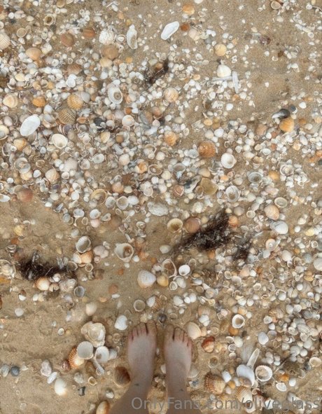 oliveglass pornographic model image