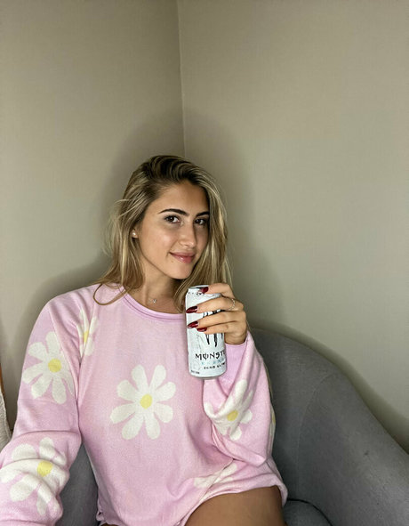 miameetsworld star exclusive pic