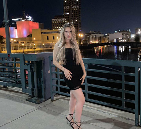 miameetsworld high quality pornstar image