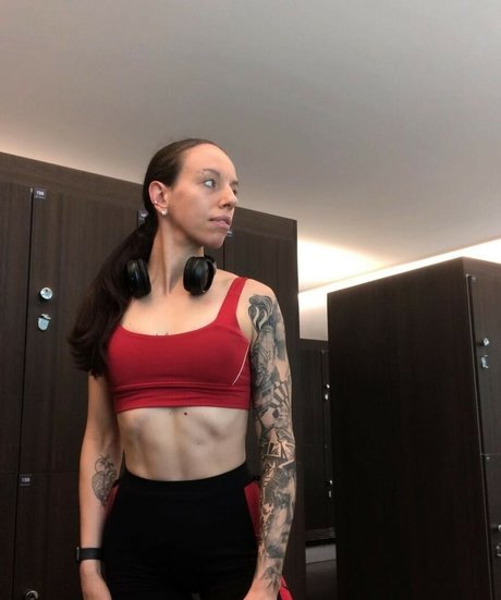 AnotherFaker model beautiful pic